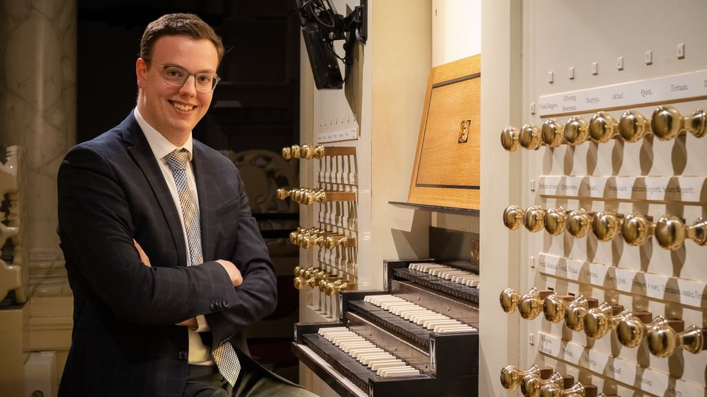 Foto: Luuk Schuurman speelt Bach, Sweelinck en Vierne in het Orgelmuseum
