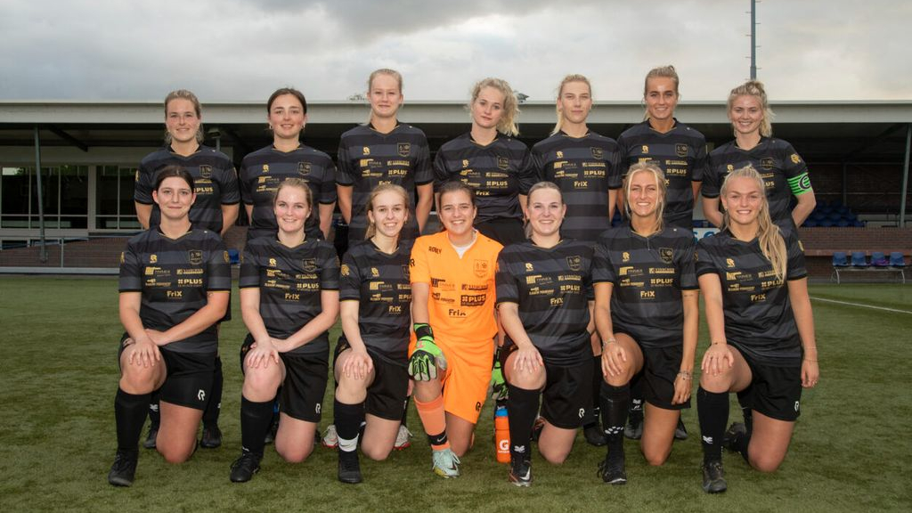 Foto: ESC VR1 verliest laatste competitiewedstrijd met 0-1 van SJO VCHW VR1