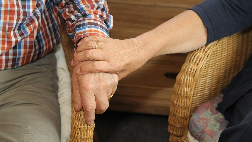 Foto: Zorgen over oudermishandeling?
