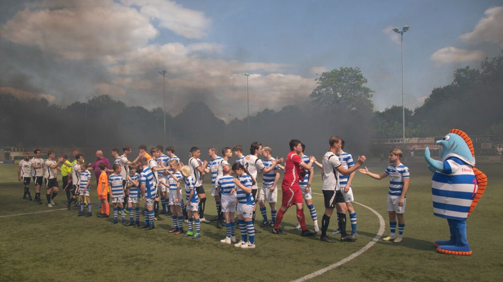 Foto: ESC wint laatste competitiewedstrijd met 2-1 van EFC ’58