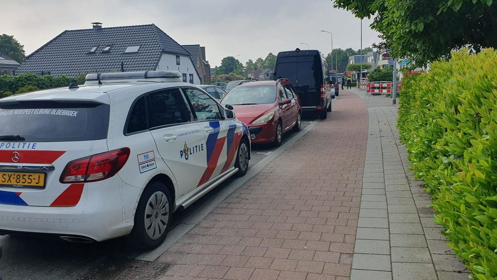 Foto: Drie aanhoudingen na aantreffen mogelijk drugslab