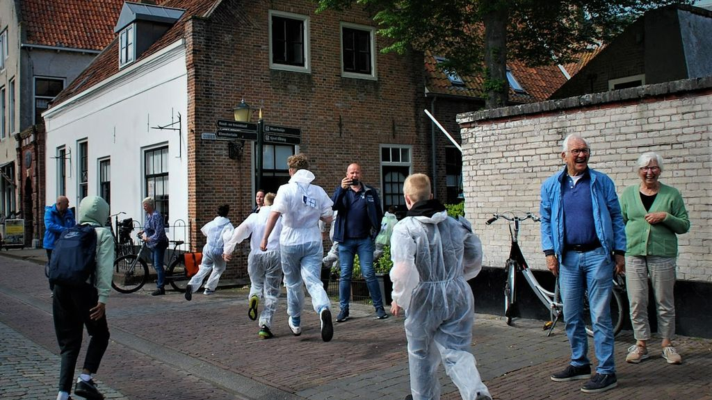 Foto: Politie en jeugd spelen Hunted