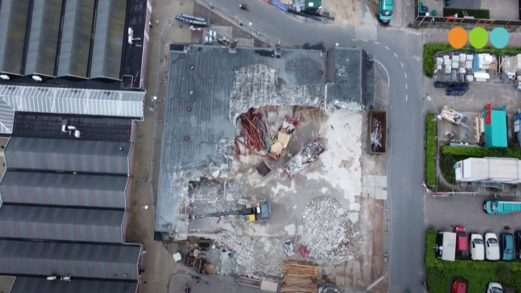 Foto: De oude Lidl op het Meidoornplein wordt gesloopt