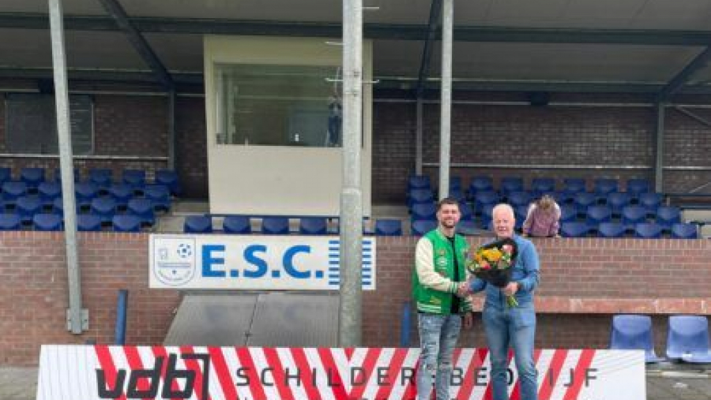 Foto: Schildersbedrijf VDB is nieuwe bordsponsor bij ESC