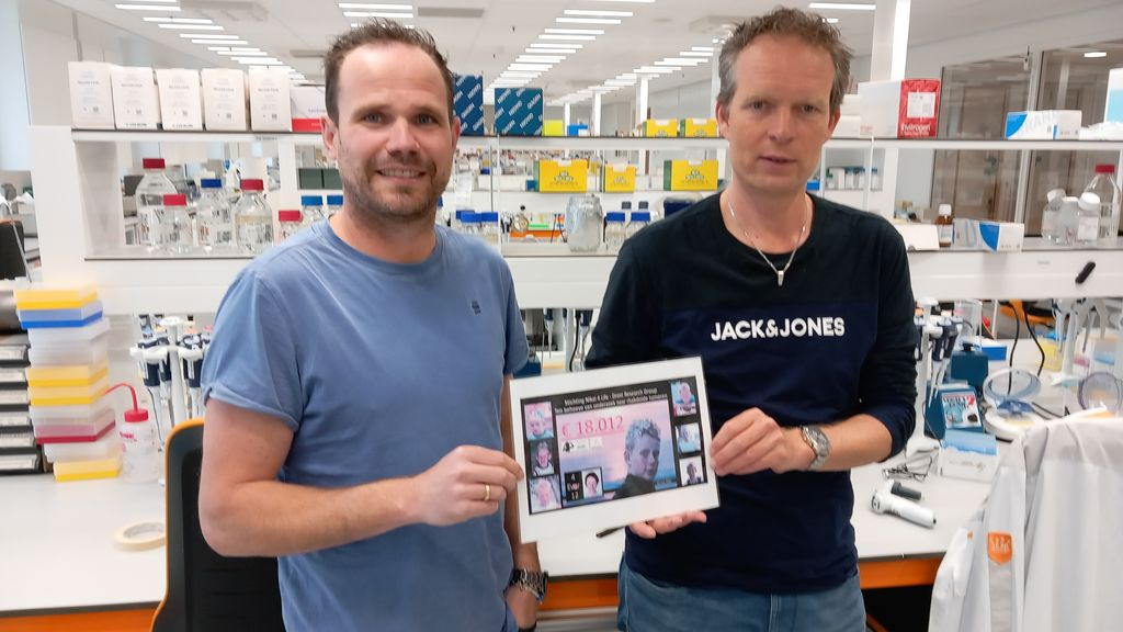 Foto: Stichting Nikai 4 Life overhandigt cheque van € 18.012,-