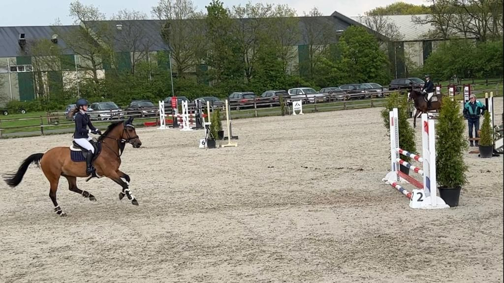 Foto: Erepodium voor leden Heuvelruiters