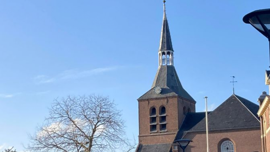 Foto: Oranjeconcert Dorpskerk Oldebroek centraal bij Aan Tafel Met LocoFM