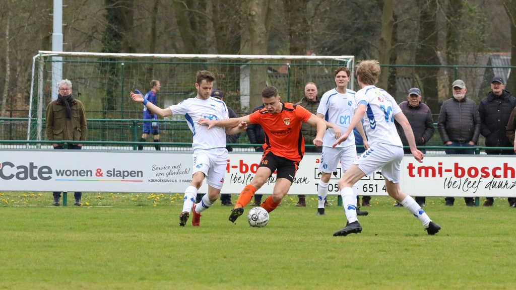 Foto: DSV te laat op gang: 2 – 3 tegen Swift