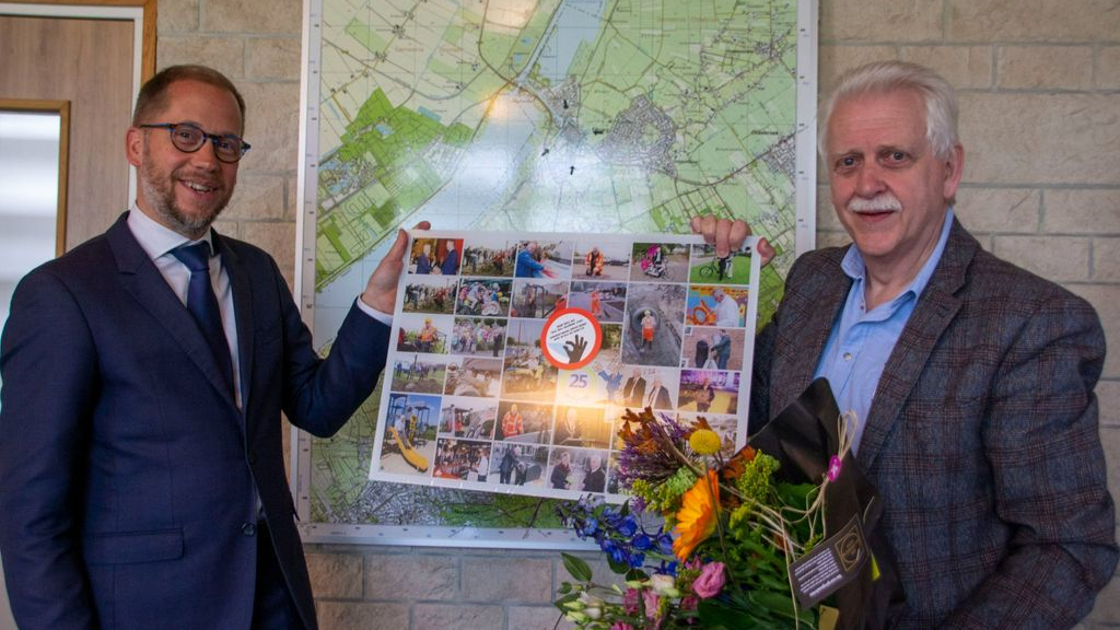Foto: Elburg zet wethouder Henk Wessel in het zonnetje