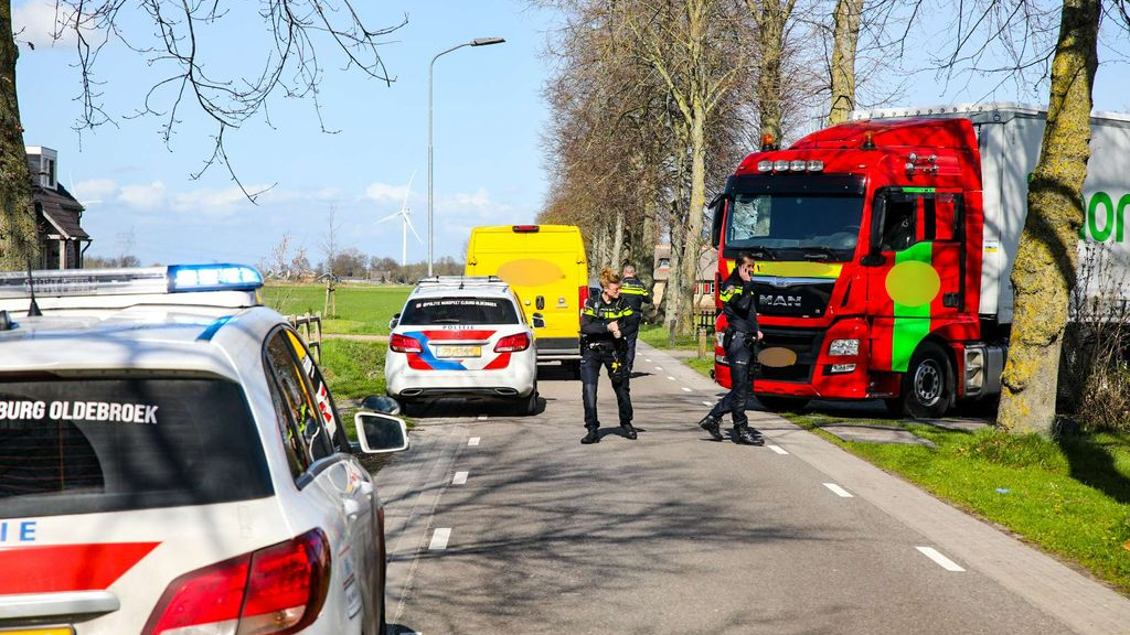 Foto: Gewonde na aanrijding met pakketbezorger