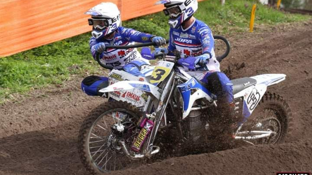 Foto: Hermans en Van den Bogaart winnen eerste ONK Sidecar Masters op circuit de Bargen