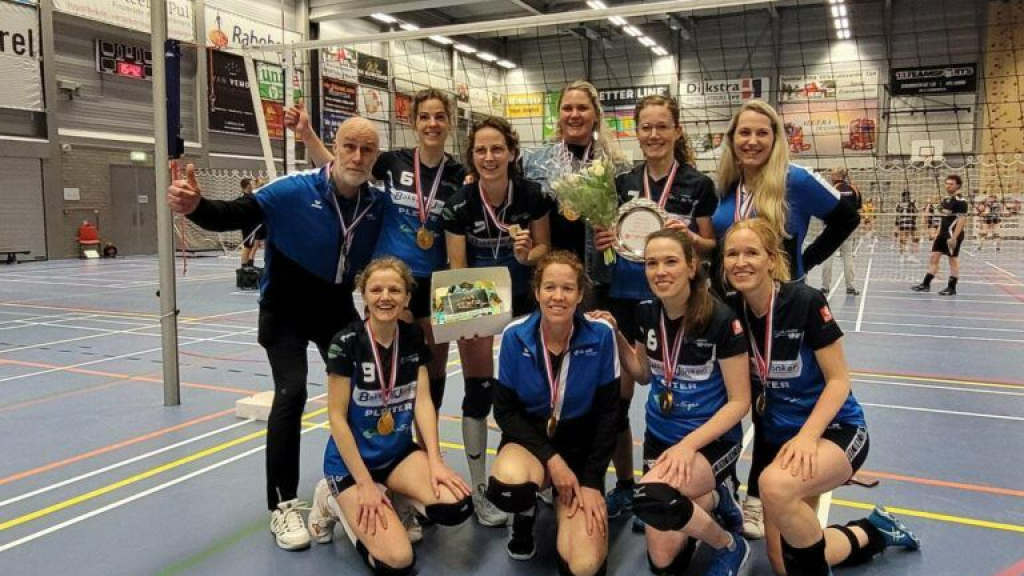 Foto: Dames 3 en Jongens C Blauw Wit kampioen