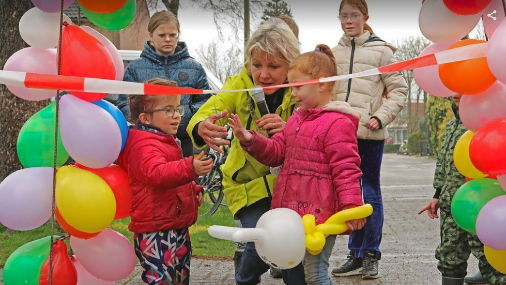 Foto: Geslaagde opening speeltuin Op de Wip