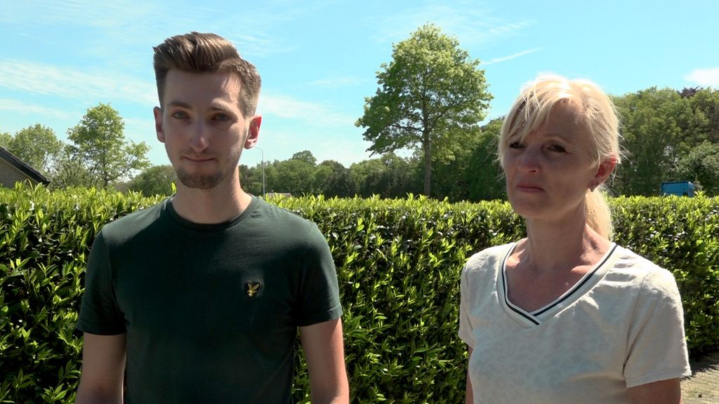 Foto: 'Zelfs klanten hielpen met een brandblusser', familie ziet bedrijf in vlammen opgaan