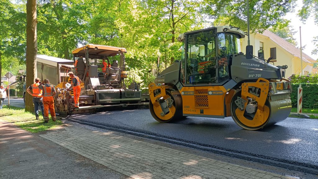 Foto: Asfalteringswerkzaamheden aan de F.A. Molijnlaan volop bezig