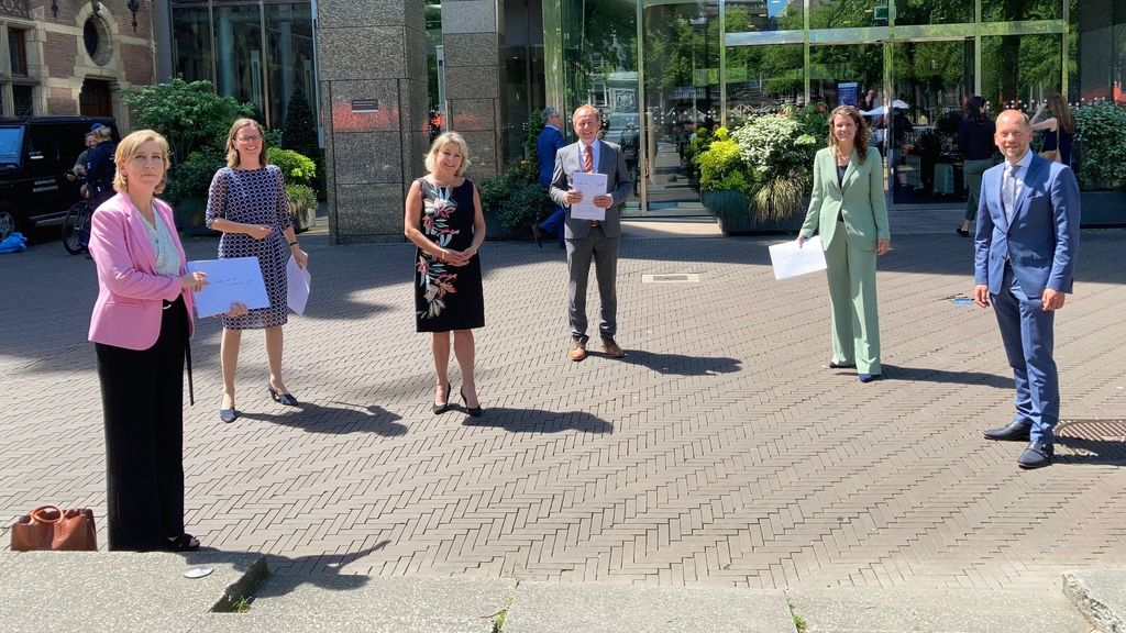Foto: Burgemeesters willen bestanddelen designerdrugs op lijst verboden middelen