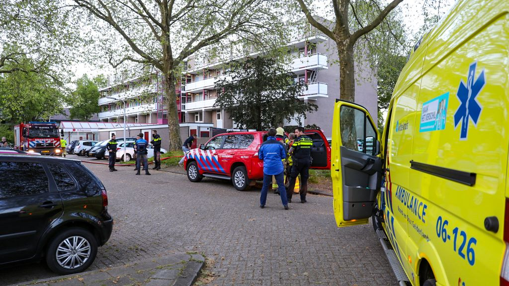 Foto: Aanhouding en ontruiming appartementencomplex Vaassen om explosiegevaar