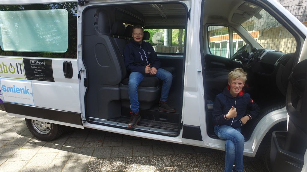 Foto: Nieuwe schoolbus voor De Arend en De Wingerd