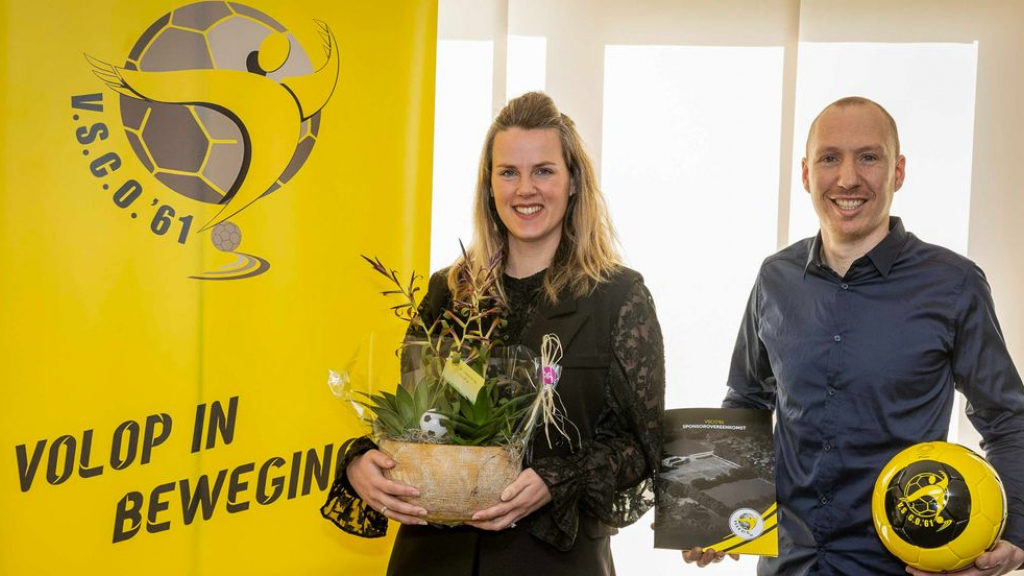 Foto: Autoschade Smit Elburg nieuwe wedstrijdsponsor VSCO’61
