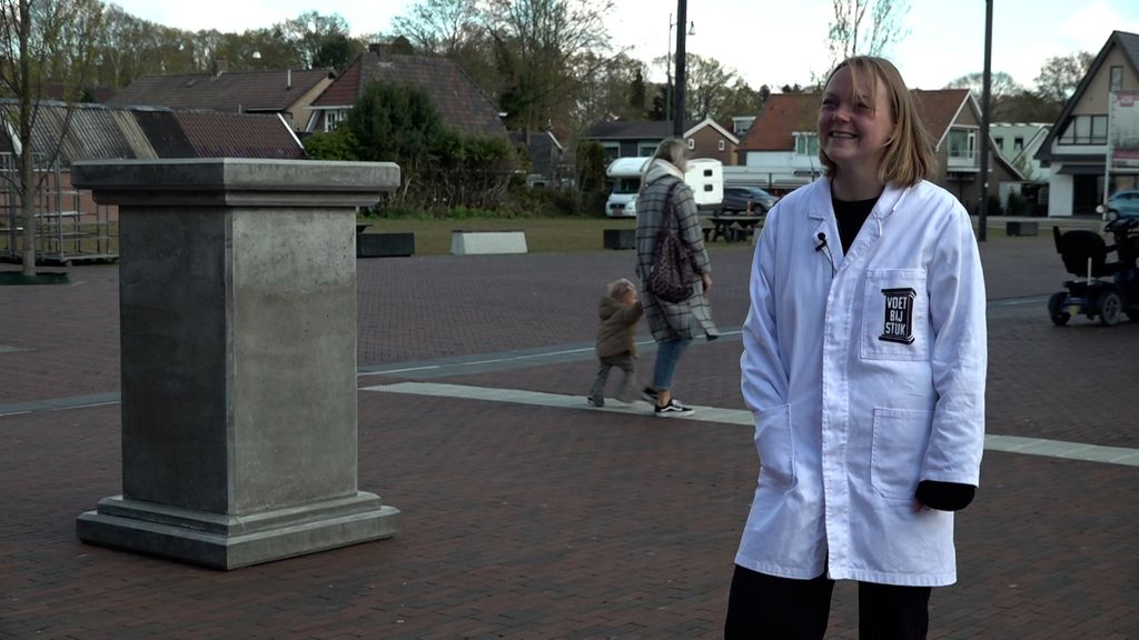 Foto: Leeg voetstuk moet bewoners 't Harde creatief maken