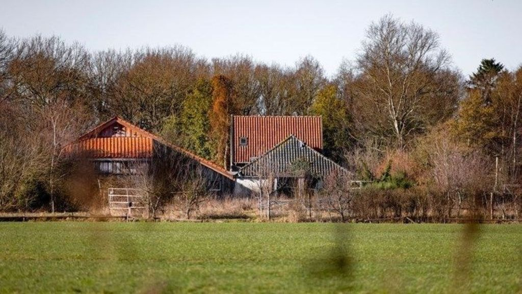 Foto: Vader 'Ruinerwold-gezin' mag niet bij woning in Ermelo komen