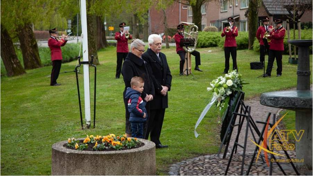 Foto: Dodenherdenking in Doornspijk