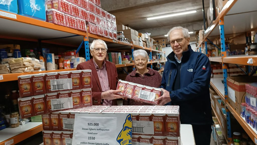 Foto: Koffiepuntenactie Lionsclub Elburg-Oldebroek voor de Voedselbank weer een groot succes