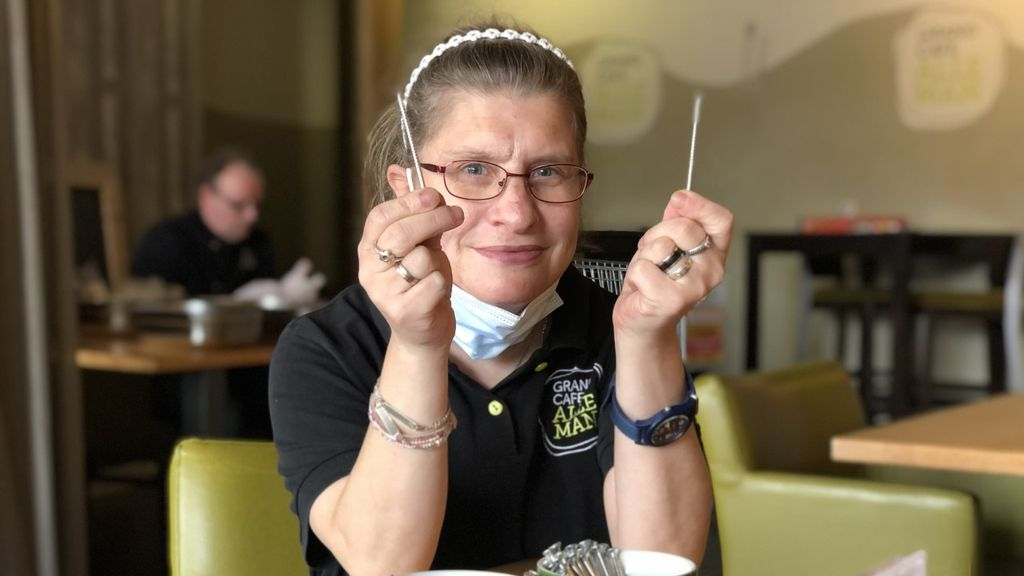 Foto: Marjolein (47) mag bijna weer knuffelen: 'Corona is stom en raar'