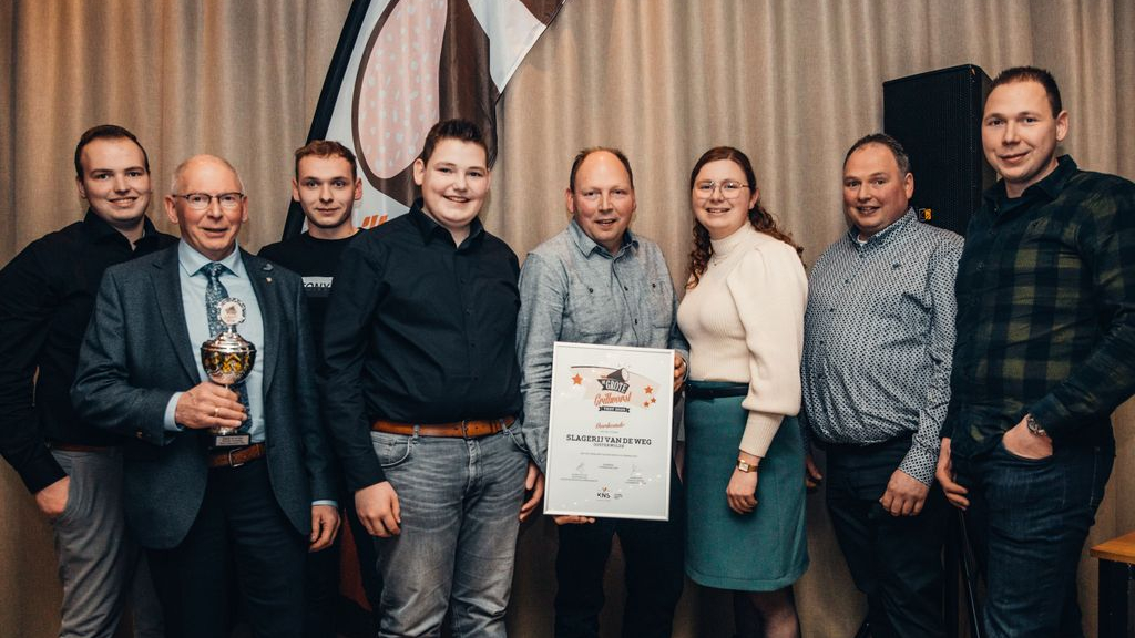 Foto: Eervolle vermelding voor finalist Slagerij van de Weg bij Grote Grillworsttest 2023