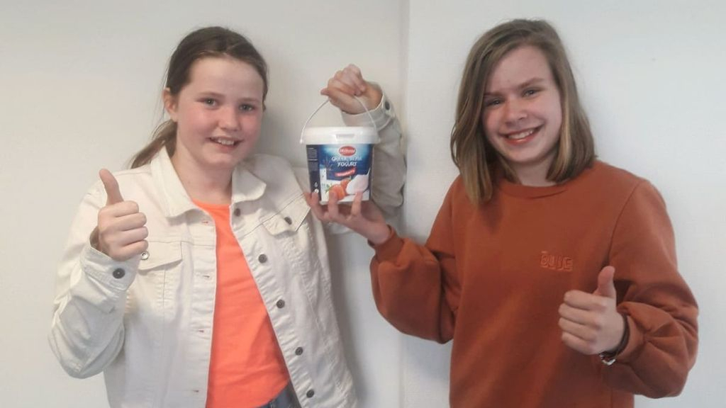Foto: Lotte en Nikki komen in actie tegen kinderslavernij