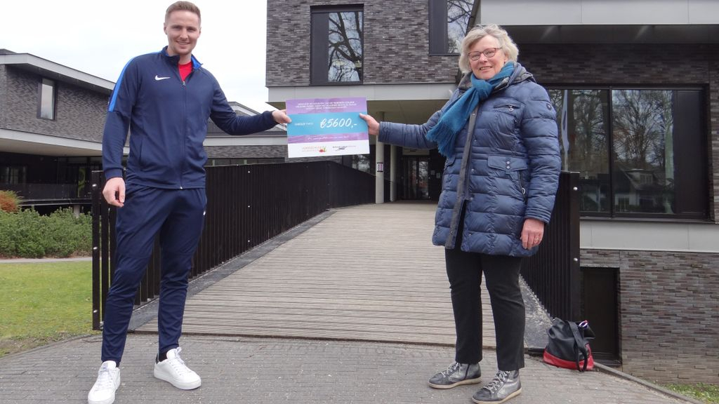 Foto: Voedselhulp Nunspeet ontvangt €5.600,- van Nuborgh College