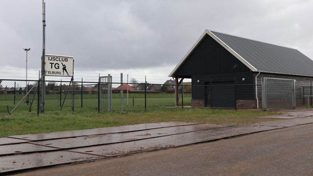 Foto: IJsvereniging schiet volleybalvereniging te hulp