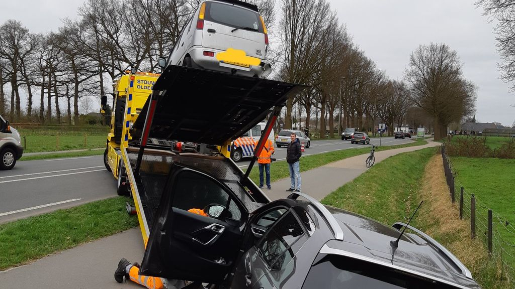 Foto: Blikschade bij aanrijding in Doornspijk