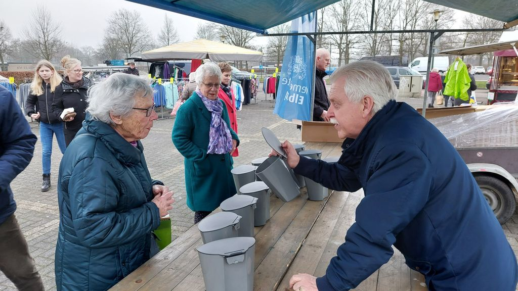 Foto: Gemeente Elburg deelt veel biobakjes uit