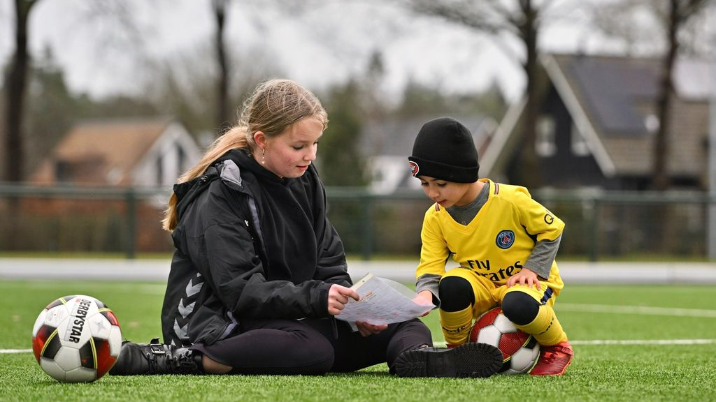 Foto: Geslaagde voetbalclinic S.V. 't Harde