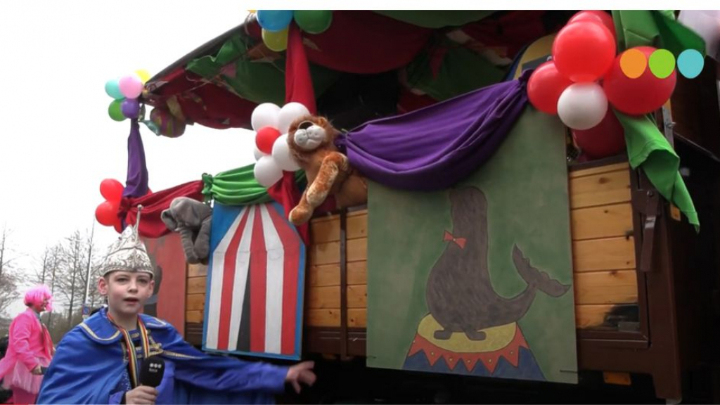 Foto: Leerlingen de Ulennest doen mee aan de carnavalsoptocht in Sassendonk