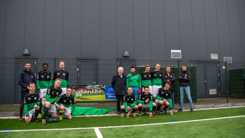 Foto: Nieuw kunstgrasveld SV ’t Harde