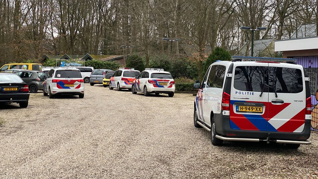 Foto: Steekpartij bij restaurant in Hierden, een gewonde naar ziekenhuis