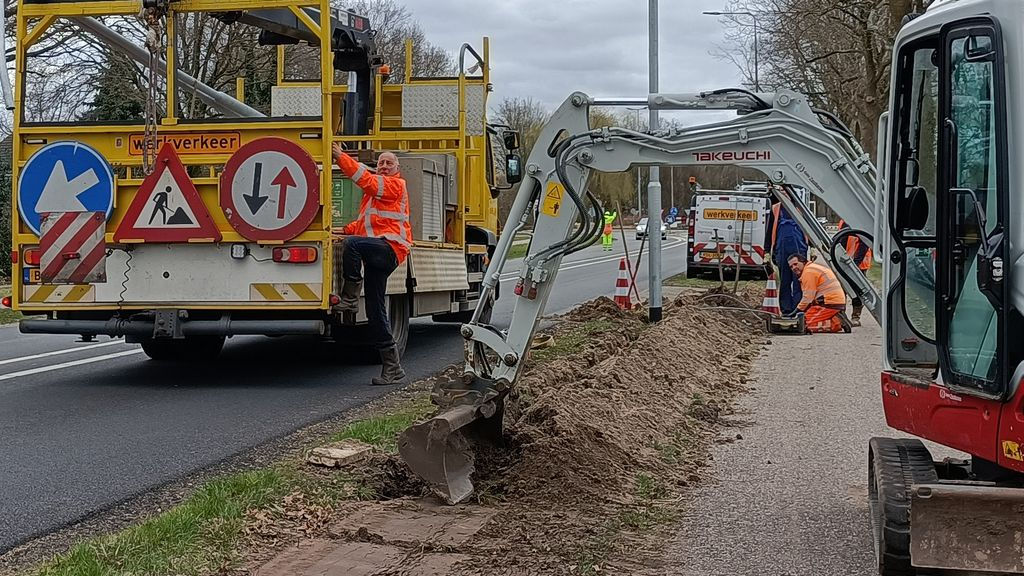 Foto: Nieuwe openbare verlichting geplaatst  aan de Elburgerweg