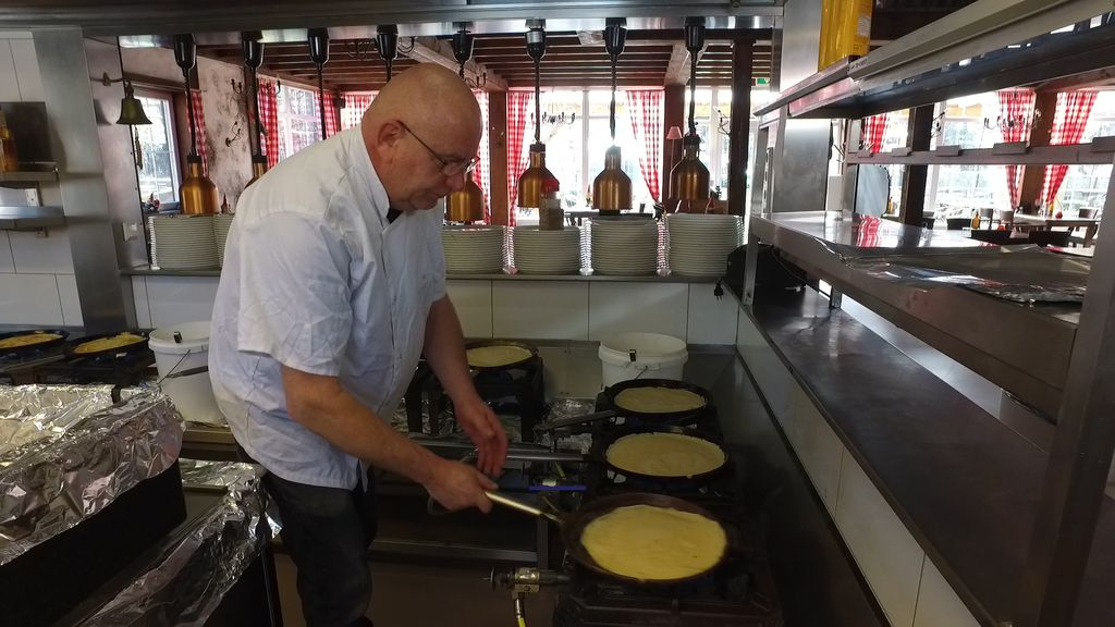 Foto: 200 pannenkoeken voor De Bunterhoek