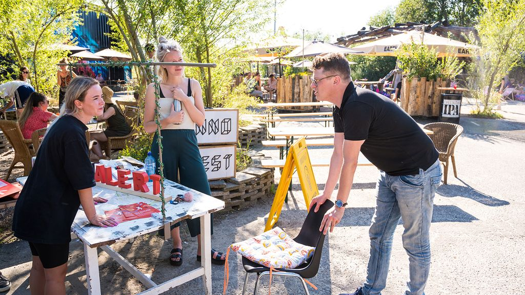 Foto: Vier bedrijven uit Regio Zwolle mogen innovaties testen op Bevrijdingsfestival Overijssel