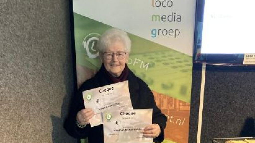 Foto: Hennie van Egteren wint radiospelletje Wie ben ik, Wat ben ik