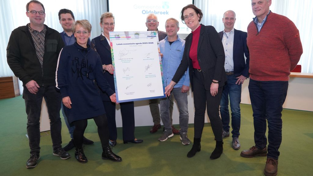 Foto: Samenwerking ondernemers en gemeente bekrachtigd met handtekening en lancering ondernemersloket