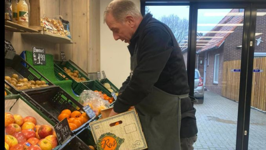 Foto: Streekgenoot, wat doe je voor de kost: Groenteman Wim Kwakkel uit Oosterwolde