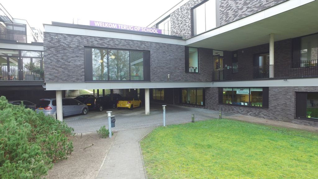 Foto: Middelbaar onderwijs weer open