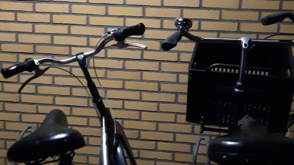Foto: Jeugd zorgt voor overlast bij het Petraveldje