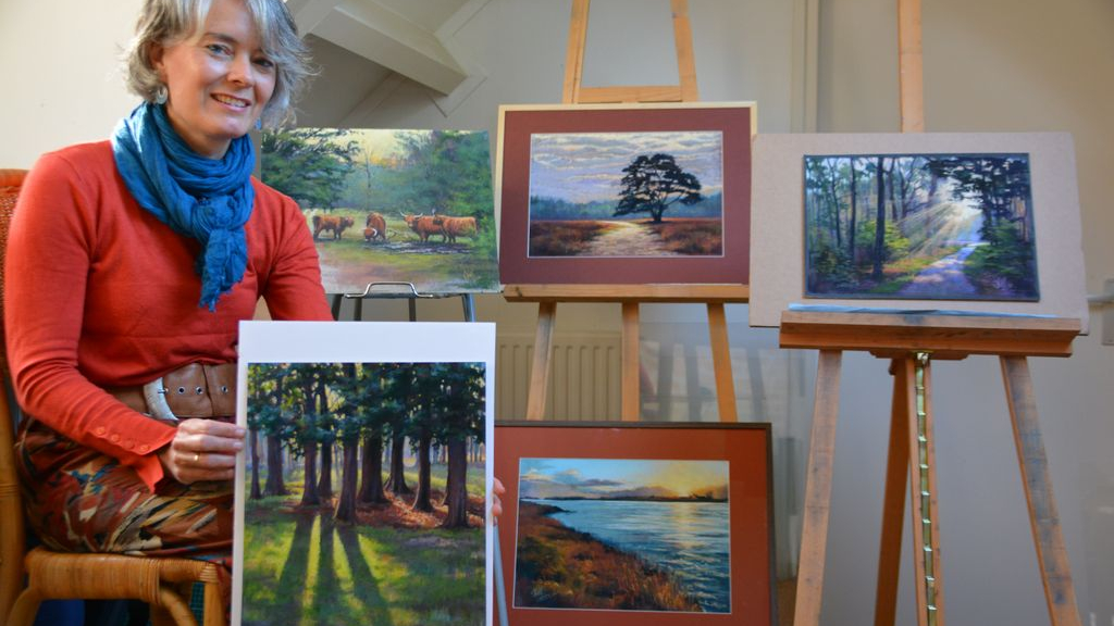 Foto: Esther Visser schildert tijdens Sprokkelmarkt