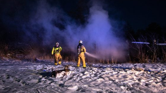 Foto: Caravan brand uit en tankwagen van de weg in Doornspijk