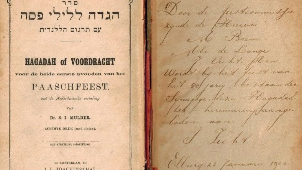 Foto: Hagadah ontdekt in het depot van Museum Sjoel Elburg