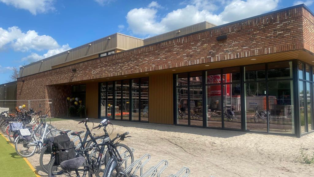 Foto: Wethouder Beerd Flier over de Energiemarkt Oosterwolde